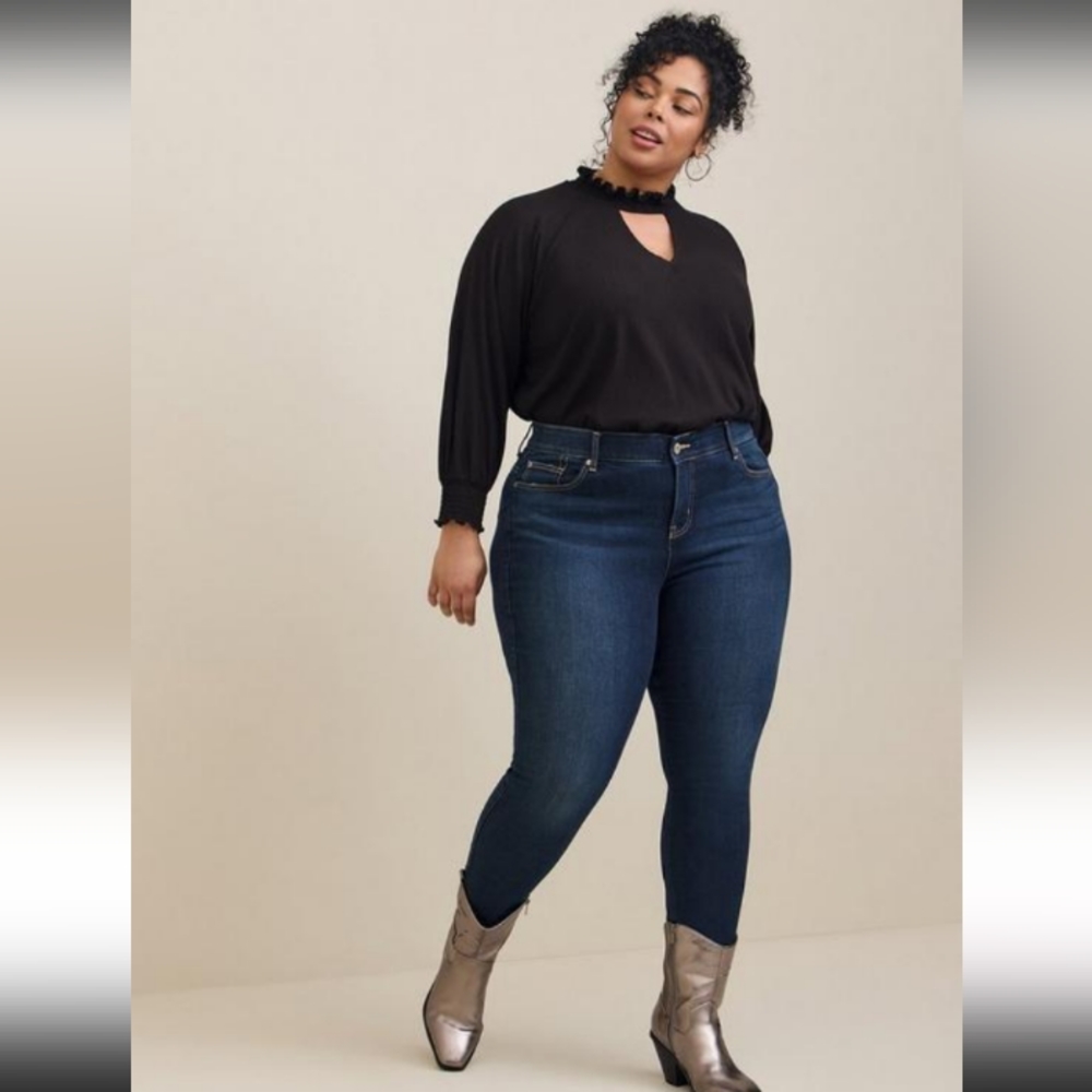 Torrid NWT 0X Textured Jersey Choker Neck Smocked Bottom Top-Black Sz 0X(12W)